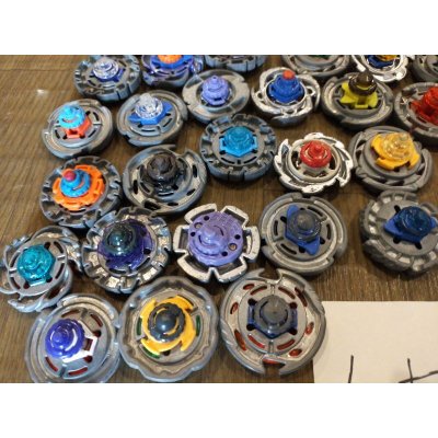 Photo7: Metal Fight Beyblade: Lot No.57R ( 50 Beyblades ; 2 Launchers ; 1 Ripcords & 3 Tools )